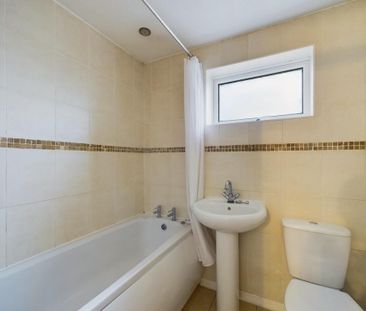 2 bedroom end of terrace house to rent - Photo 6