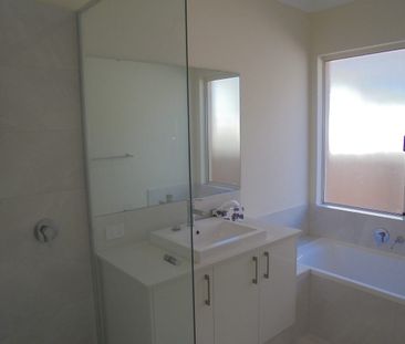 A Short Drive to Riverton Primary School and close to Lynwood and R... - Photo 6