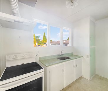 1 Bedroom plus 1 Study stand alone house in Henderson - Photo 4