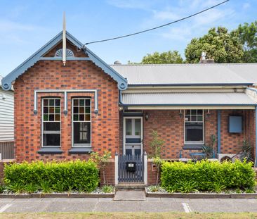 17 Lindsay Street, Hamilton NSW 2303 - House For Rent | Domain - Photo 1