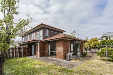 Four Bedroom Family Home - Photo 4