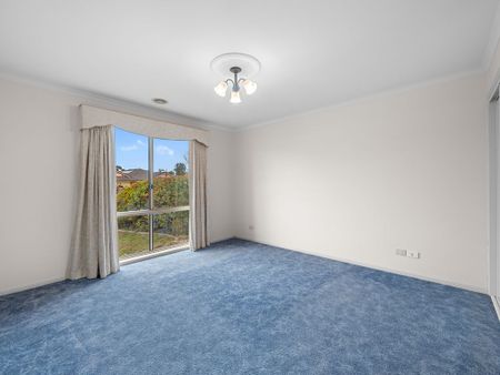 Spacious Family Home! - Photo 4