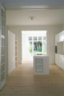 Fully renovated ground floor apartment with garden - Foto 1