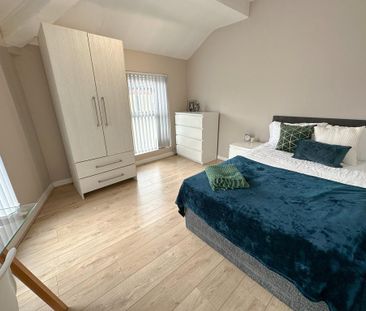 4 bedroom flat to rent - Photo 6