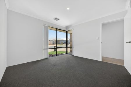 Brand New Five Bedroom Home! - Photo 3