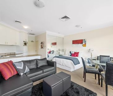 Unit 304/22-40 Sir John Young Cres, Woolloomooloo NSW 2011 - Apartm... - Photo 3