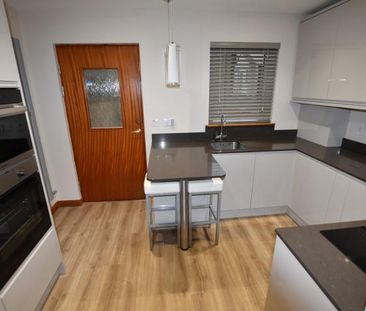 2 bedroom property to rent - Photo 1