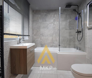 4 bedroom end of terrace house to rent - Photo 2