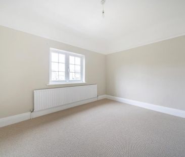 3 bedroom detached house to rent - Photo 5