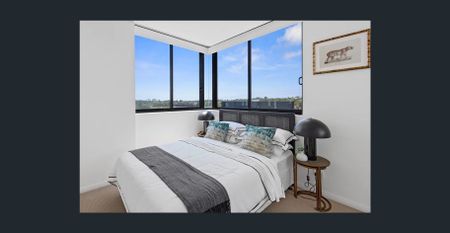 Top floor apartment within 2 mins walk to Metro - Photo 4