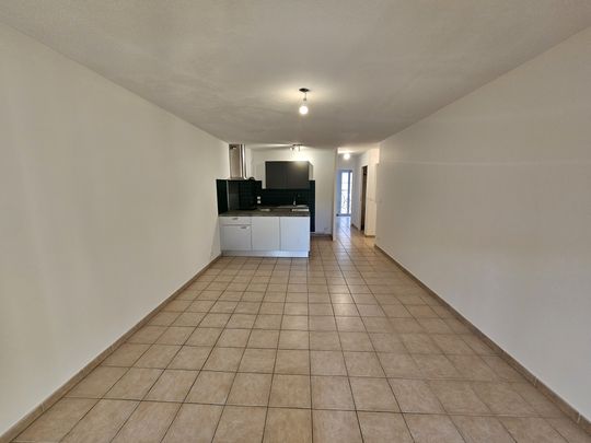 Location Appartement 3 pièces 56m² ST CYR SUR MER 83270 - Photo 1