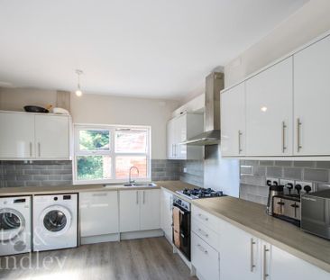 1 bedroom in a house share to rent - Photo 3