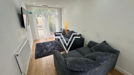 4 bedroom terraced house to rent - Photo 4