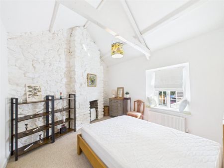 2 bedroom semi-detached house to rent - Photo 5