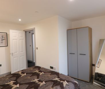 Flat 115, Green Lane, Yeadon, Leeds, LS19 7GP - Photo 1