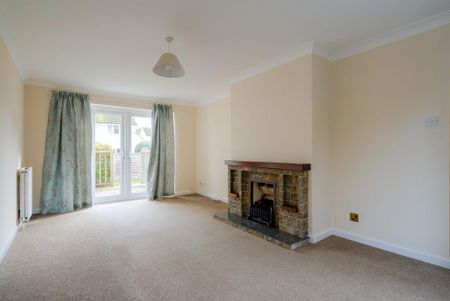 3 bedroom semi-detached house to rent - Photo 5