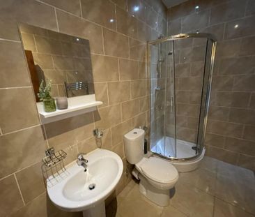 4 bedroom terraced house to rent - Photo 5