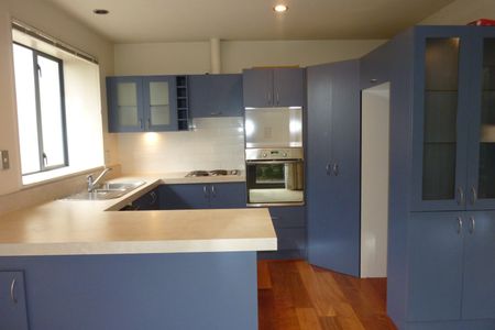 Spacious, sunny 3 bedroom Townhouse in St Albans - Photo 5