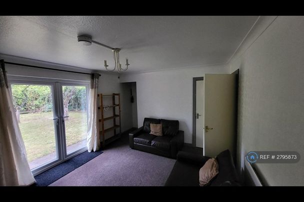 4 bedroom bungalow to rent - Photo 1