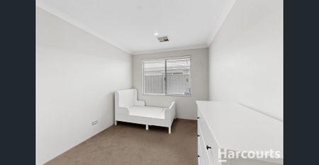 FURNISHED - Spacious Family Living Meets Modern Comfort in Landsdale! - Photo 5