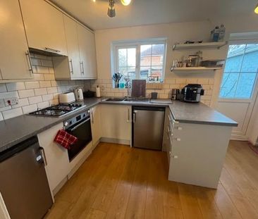 2 bedroom semi-detached house to rent - Photo 6