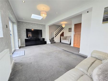 3 bed semi-detached house to rent in Belmont Avenue, Wickford, SS12 - Photo 2