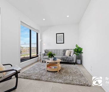 Luxurious Living at its Finest in Alamora Estate - - Photo 3