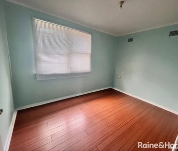 Affordable 2-bedroom home with yard - Photo 1