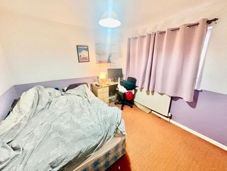 2 bedroom end of terrace house to rent - Photo 3