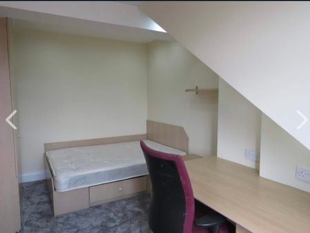 5 Bed - 14 Mayville Terrace, Hyde Park, Leeds - LS6 1NB - Student - Photo 3