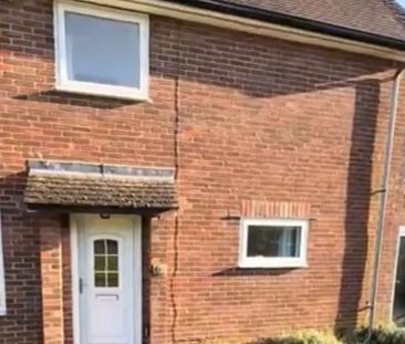 Addison Close Room 2 - Photo 1