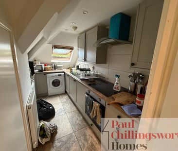 1 bed Top Floor Apartment - Photo 5