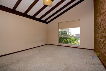 Big Living Area, Big Bedrooms, Big Backyard!!! - Photo 3