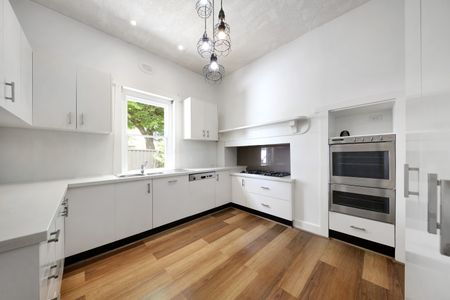 288 Jasper Rd, McKinnon VIC 3204 - House For Rent | Domain - Photo 2