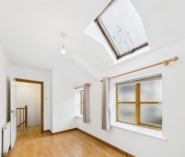 2 bedroom terraced house to rent - Photo 4