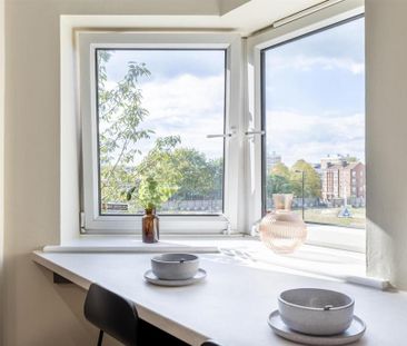 1 bedroom in a flat share to rent - Photo 2