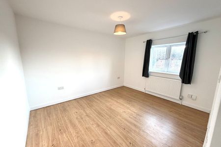 High Street - Photo 5