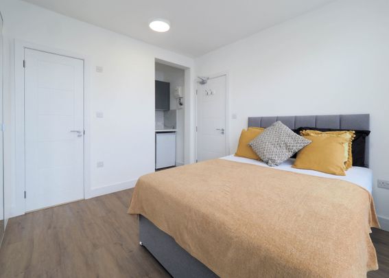 Room in a Shared House, The Meadow Way, HA3 - Photo 1