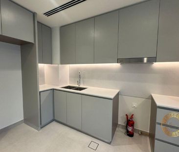 BRAND NEW | 3BR + MAID | CORNER KITCHEN - Photo 3