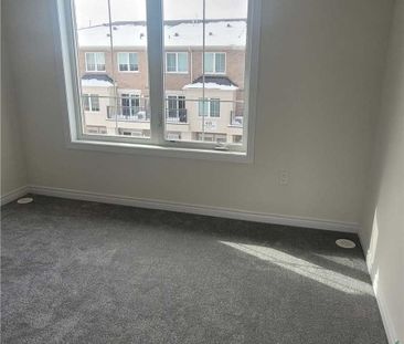 Condo Townhouse For Lease | E8068120 - Photo 6