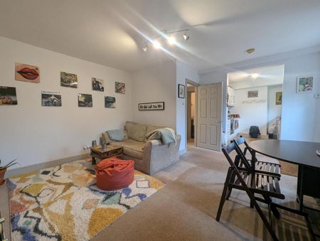 2 bedroom flat to rent - Photo 5