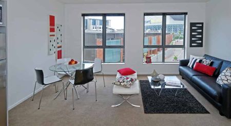 Hudson Brown - One Bedroom - Photo 2