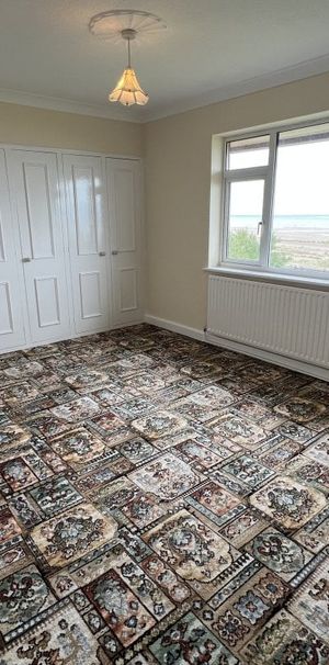 Kings Avenue - Photo 1