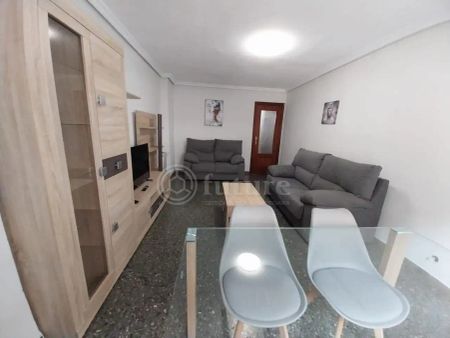 Piso de alquiler en Avenida de Portugal, Carmelitas - Photo 5