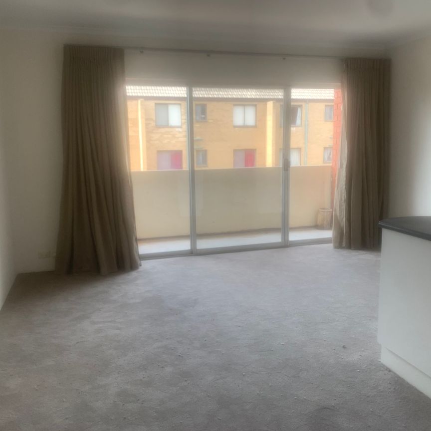 Cozy 2-Bedroom Unit in a Convenient Location - Photo 1