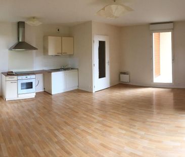 PARTHENAY DE BRETAGNE, rue des Noisetiers, 1er étage, 62m², compren... - Photo 2