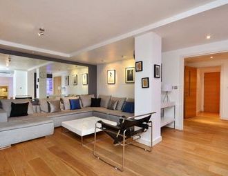 4 Bedrooms Flat to rent in Martin Lane, City Of London EC4 | £ 1,000 - Photo 1
