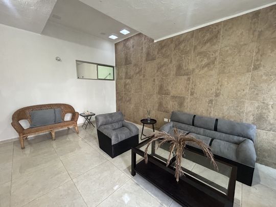 Casa de 2 habitaciones, amueblada, en zona norte. - Photo 1