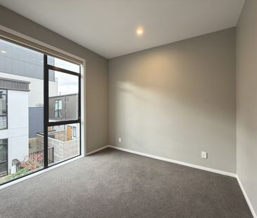 Modern 2 bedroom Townhouse - Hutt Central - Photo 4