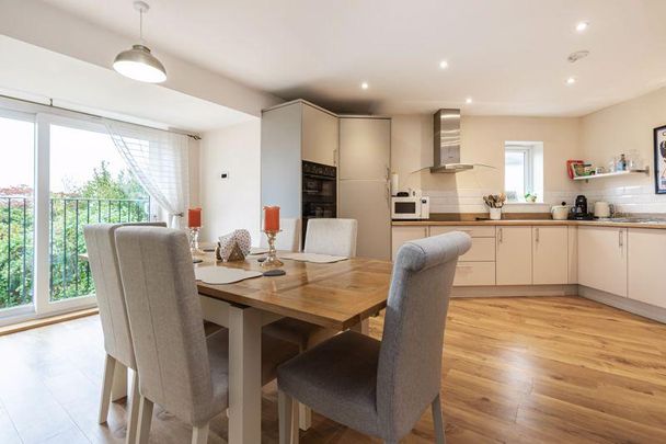 2 bedroom apartment to rent - Photo 1